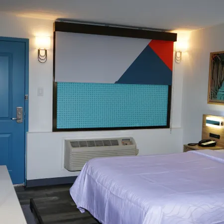 Airport Waterfront Inn