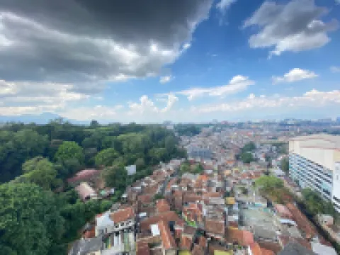 Quite 2Br Apartment AC in Living Room at the Jarrdin Cihampelas