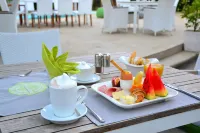 Esprit Libre Restaurant and Guest House - sarapan