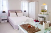 Milos Bay Suites - พร้อมระเบียง