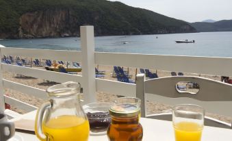 Enjoy Lichnos Bay Village, Camping, Hotel and Apartments