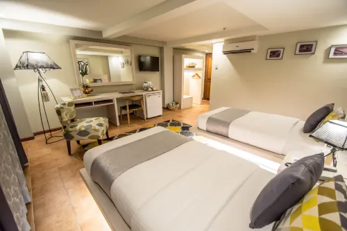 Almont City Hotel Hotel di Butuan