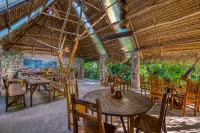 Omega Tours Eco-Jungle Lodge - Parkplatz