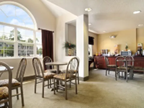 マイクロテル イン & スイーツ バイ ウィンダム マリアーナ ジャクソンのホテル