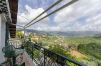 CA du Pescou Rapallo, Charming 2,Bedroom Apartment with Stunning Hill Views Overlooking the Greenery