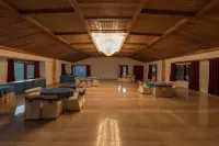 Country Inn Premier Pacific Mall Road Mussoorie Hotels in Масурі