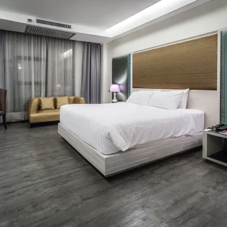 Alvarez Hotel