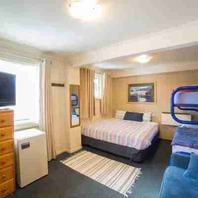 Aneeki Ski Lodge Rooms