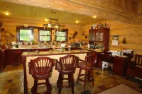 The Garrison Inn a Montana Bed & Breakfast - bar