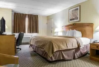 Quality Inn & Suites Hotels in Washington Township