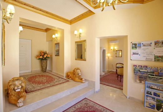 빌라 트리아나 대표 이미지