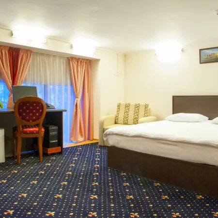 Manhattan Hotel & Restaurant