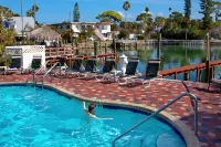 Bayview Plaza Waterfront Resort - Beach