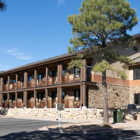 Maswik Lodge - Inside the Park