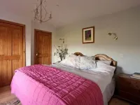 Knockaloe BEG Farm Hotels in Lanark