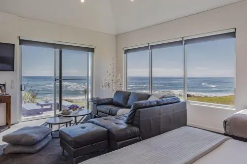 Saltwater - Absolute Oceanfront, Hot Tubs, Sauna, Fire Pits Hotel a Scamander