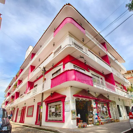 Suites Plaza del Rio - Family Hotel Malecón Centro