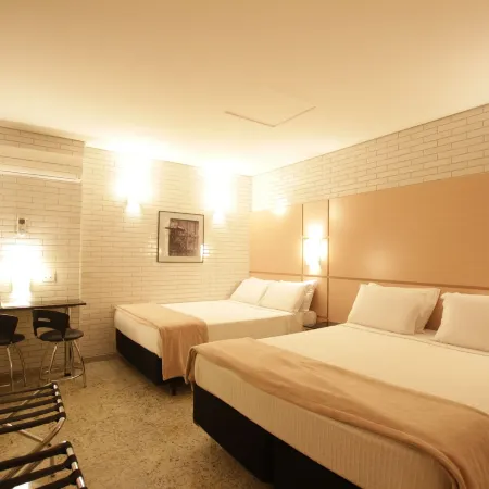 Hotel Confiance Centro Cívico Отели рядом с достопримечательностью «Оперный театр Вире»
