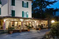 Hotel Ristorante Il Caminetto فنادق في Imperia