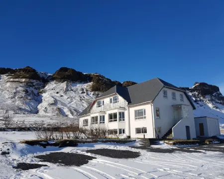 Guesthouse Carina Hotels in Vik