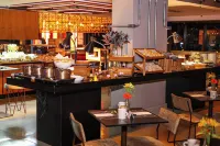 Radisson Red Campinas - breakfast