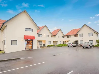 เบลล่า วิสต้า โมเทล โฮกิทิกา โรงแรมใน