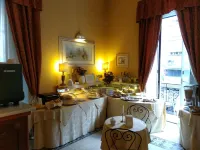 Hotel del Centro - Aamiainen