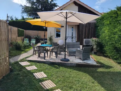 ESPACE ATYPIQUE DETENTE BIEN-ETRE Hotels in Saint-Clair-de-la-Tour