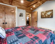 リバーサイド リトリート - ブレステイキング ビュー カヤック ATV