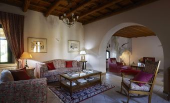 Castello Villa Daphnes - Private Pool & Whirlpool
