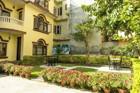 Kathmandu Peace Home Отели рядом с достопримечательностью «Национальный музей Непала»