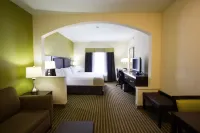 Holiday Inn Express & Suites Nacogdoches