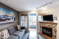 Whistler Blackcomb VR at Town Plaza Hotels in Whistler