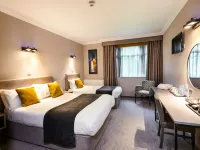 The Royal Toby Hotel Hotel dekat Cottons Restaurant hop wood hall college