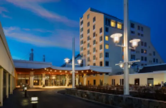 Newport Harbor Island Resort Hotels in 