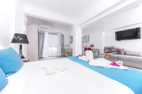 Blue Waves Suites & Apartments