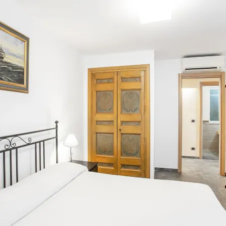 GuestHost - Penelope Seaview Apartment