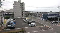 Guest House Gifuhashima Cocone - Hostel - parking
