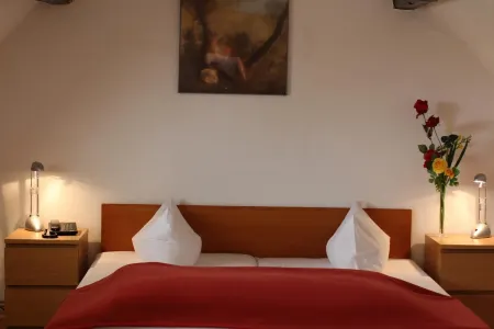 Hotel Deutscher Hof Отели рядом с достопримечательностью «Wasseerturm»