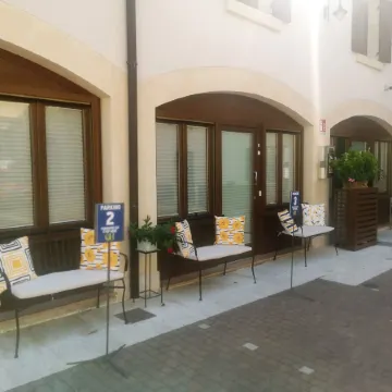Giardino Giusti House & Court