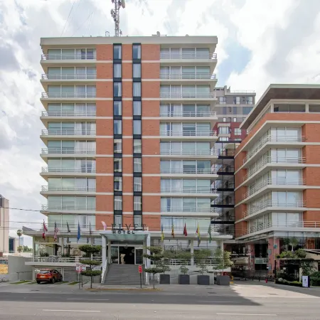Hotel Velvet Plaza
