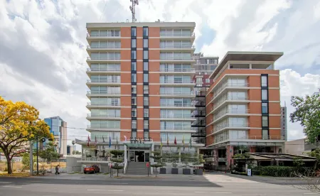 Hotel Velvet Plaza