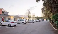 Victor Harbor City Inn - parking