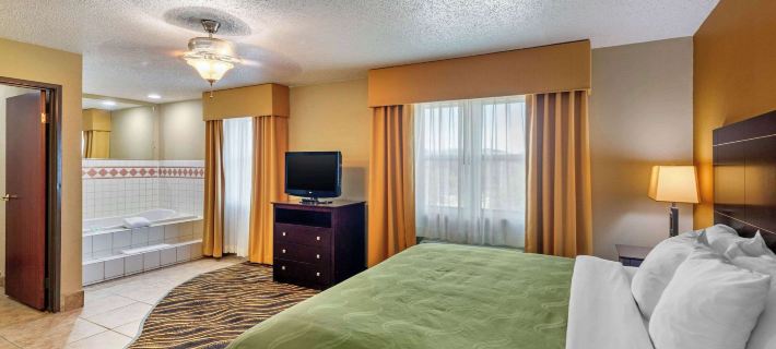 Quality Suites Addison-Dallas Hotels in Addison