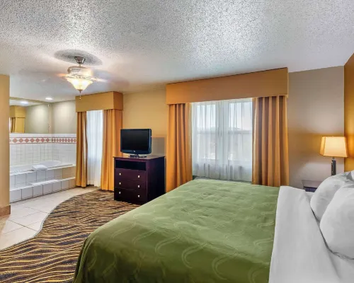 Quality Suites Addison-Dallas Hotels in Addison