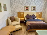 Boutique Hotel Goldene Henne Hotels near Designer Outlets Wolfsburg