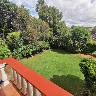 Villa Stella Guest House Hotels near Huddle Park Golf & Recreation