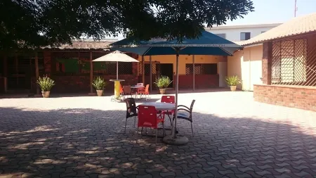 Church Road Lodge Отели в г. Лусака