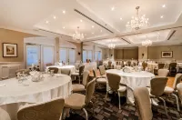 Le St-Martin Hotel & Suites Hôtels à : Laval