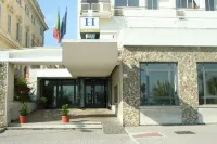 Hotel Mediterraneo Hotel in zona Monumento Dei Caduti